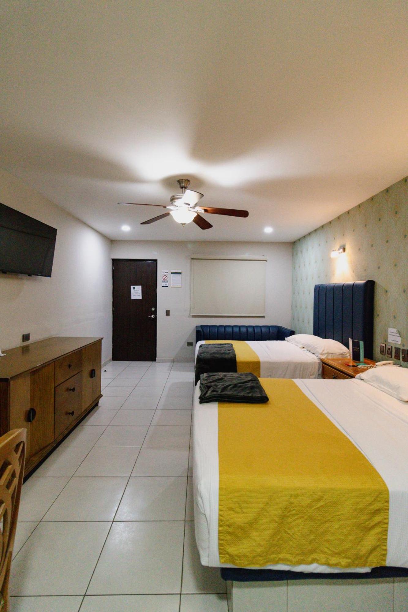 Hotel Maioris El Diez Culiacan Exterior photo